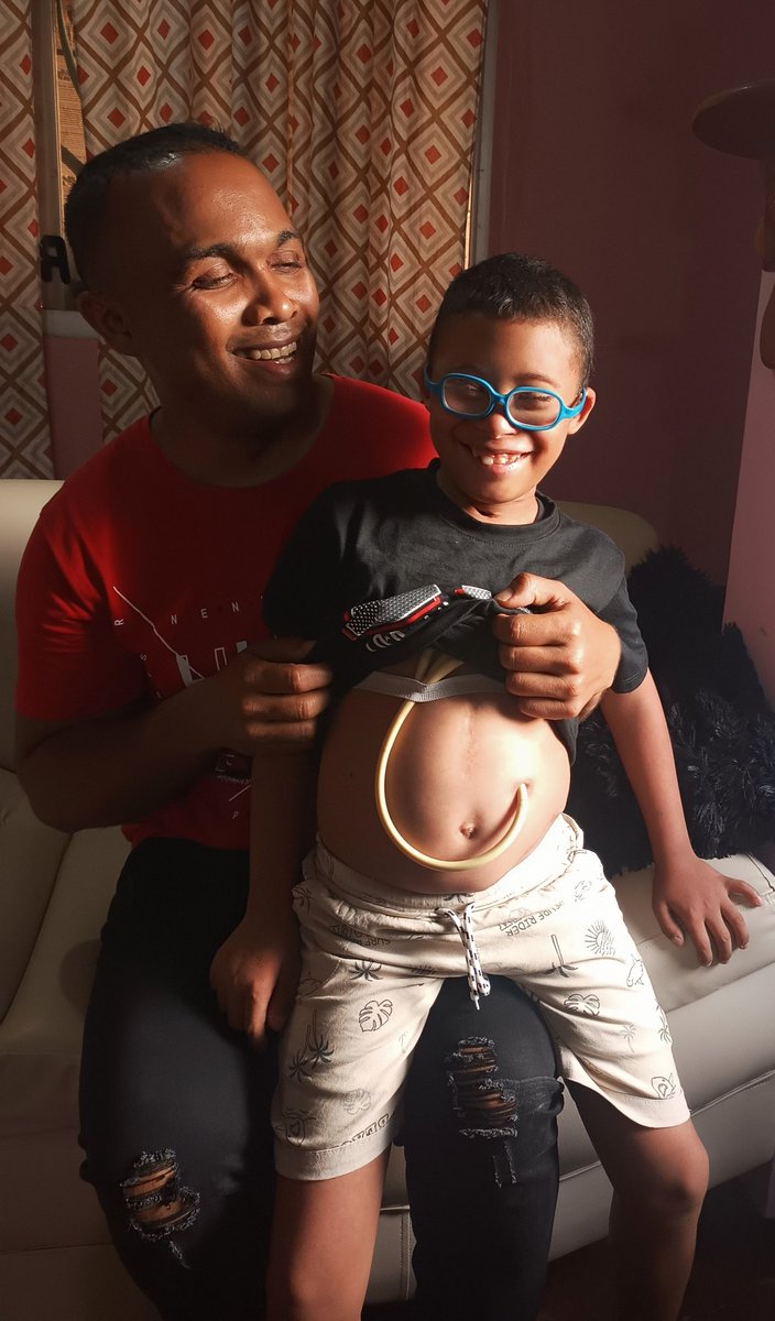 LuisReyes_30's tweet photo. #Ayuda Vamos a darle la mayor difusión posible al caso de Josué. Este niño de 13 años, sobreviviente de cáncer, requiere una cirugía de tórax. Su madre Orfa ha acudido a muchos hospitales, sin respuesta.
Él se alimenta a través de una sonda.
@AlexaGomezDos
#URGENTE
#CasoSocial https://t.co/ftsurvzRZG