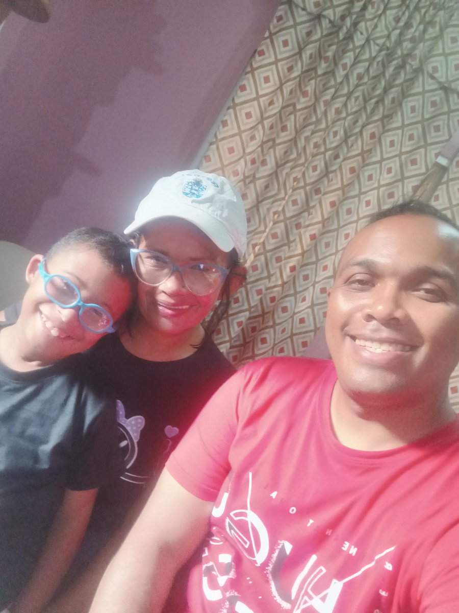 #Ayuda Vamos a darle la mayor difusión posible al caso de Josué. Este niño de 13 años, sobreviviente de cáncer, requiere una cirugía de tórax. Su madre Orfa ha acudido a muchos hospitales, sin respuesta.
Él se alimenta a través de una sonda.
<a href="/AlexaGomezDos/">Alexa Gómez</a>
#URGENTE
#CasoSocial