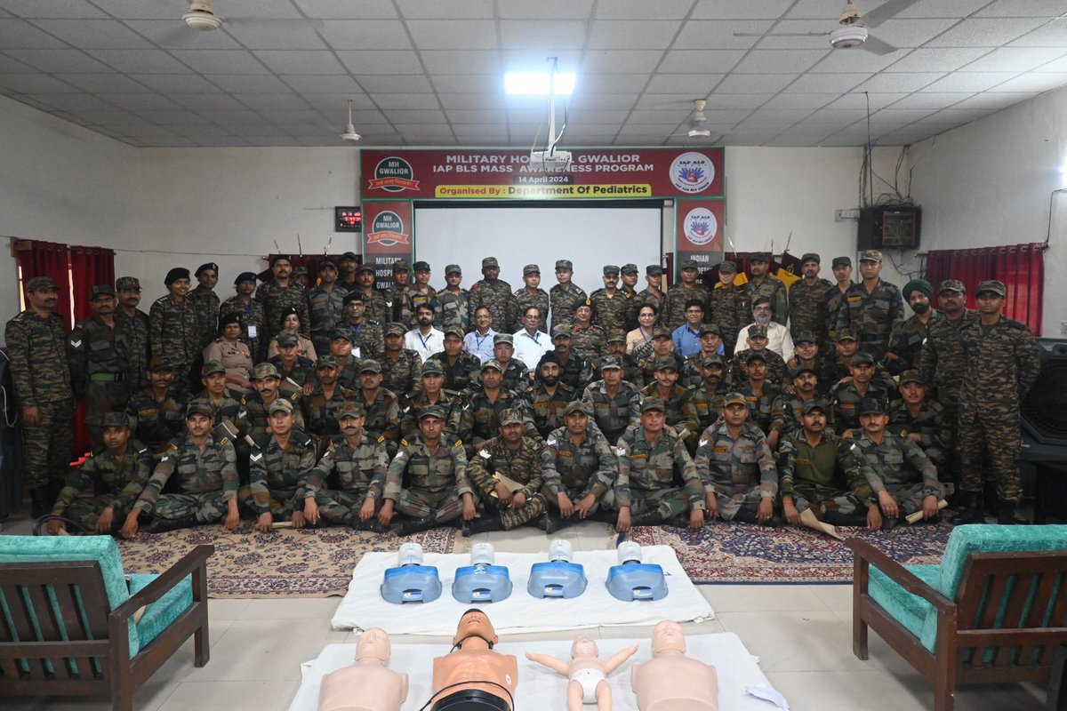 #MilitaryHospital #Gwalior in association with the Indian Academy of Pediatrics #IAP, conducted a mass awareness program on Pediatric Life Support on April 14, 2024. Over 100 troops from station units were trained in the skills of #basiclifesupport. Each minute delay in starting