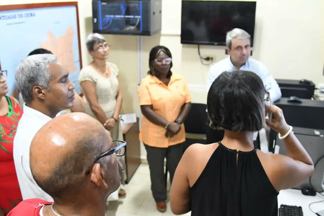 WalterBG_MES's tweet photo. En la @UOCuba completamos una productiva jornada. Visitamos la Dirección de Informatización, inauguramos nuevo Puesto de Dirección y sostuvimos intercambio con el Consejo de Dirección. En #SantiagoDeCuba la #EducaciónSuperiorCubana tiene un bastión de la excelencia. #GenteQueSuma https://t.co/T8GNoRR0ZT