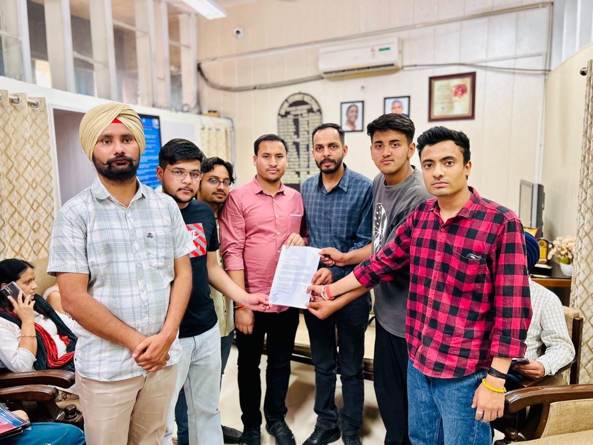 ABVP PU Unit submitted a Memorandum with the request for restoring Canteen Facility for UIHTM Students The UIHTM department is located significantly far away from other departments, making it inconvenient for students to access basic amenities such as food and refreshments.