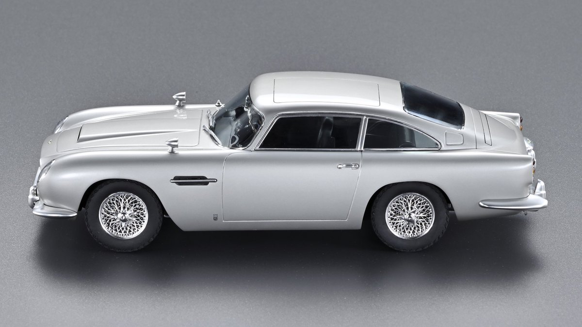 アストンマーチン DB5 007モデル 1/24スケール 1964 童友社 アストンマーチン DB5 007モデル 1/24スケール 1964 童友社