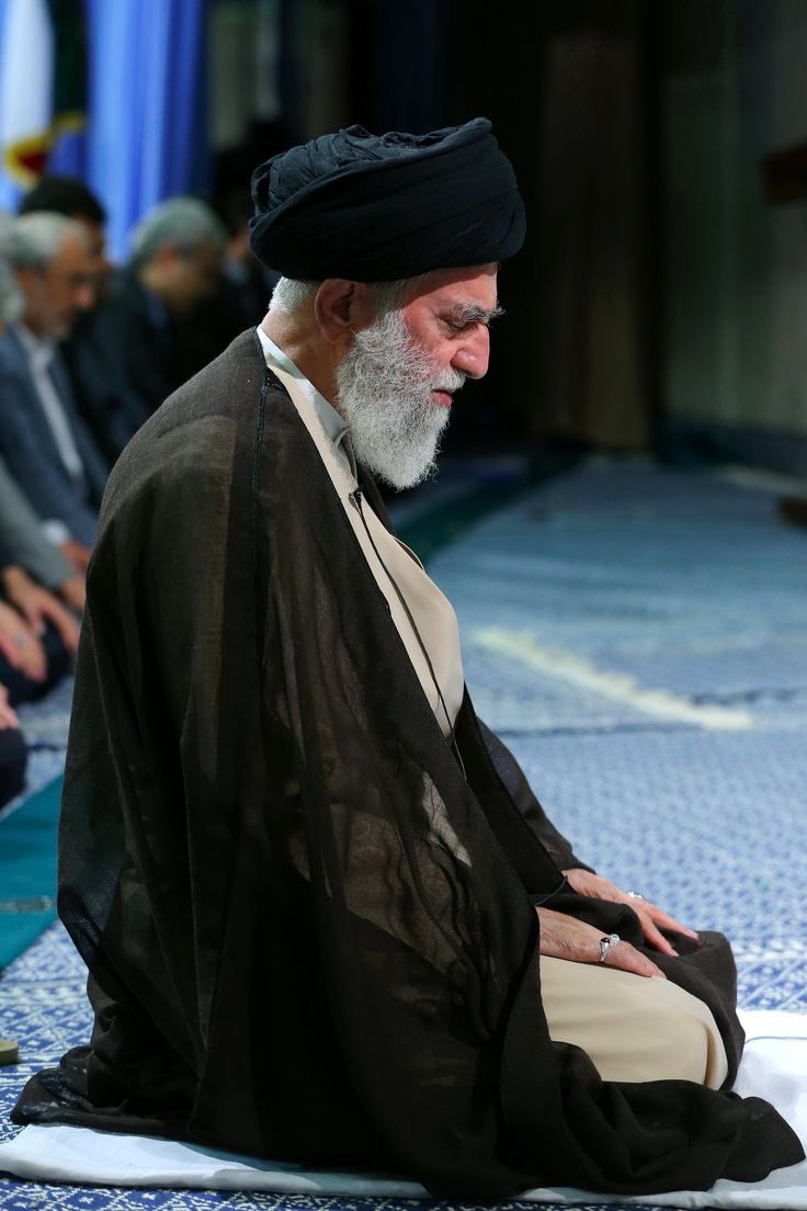 REVMAXXING's tweet photo. 🇮🇷 God is with Iran https://t.co/uCFLsAoayT