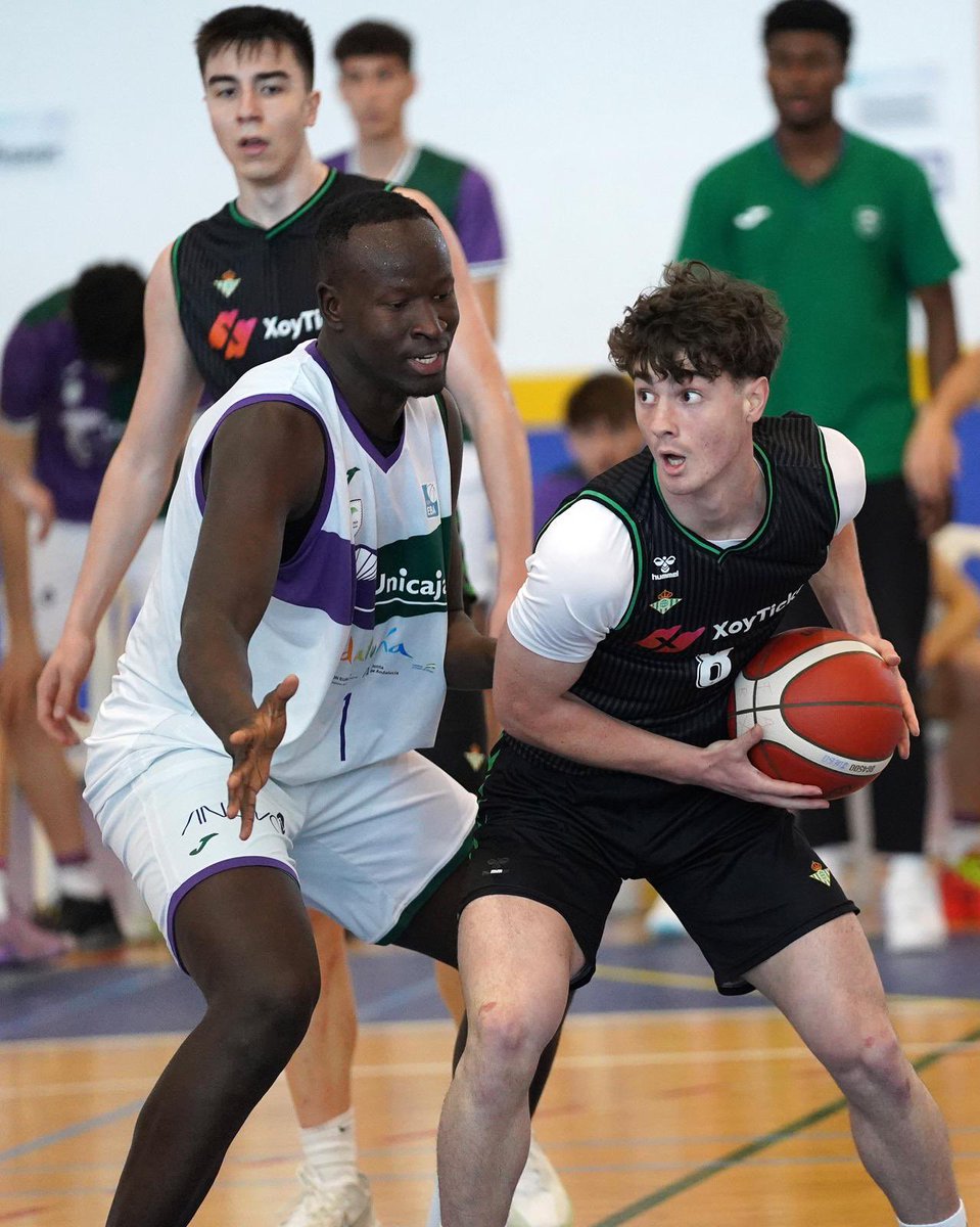 BetisBasketAcad's tweet photo. 🔝Gran actuación de nuestros Juniors en #CADEBAJM2024
¡Seguimooos! ¡Mucho Betis! 💚🤍💚 https://t.co/0DeOv4ZqQV