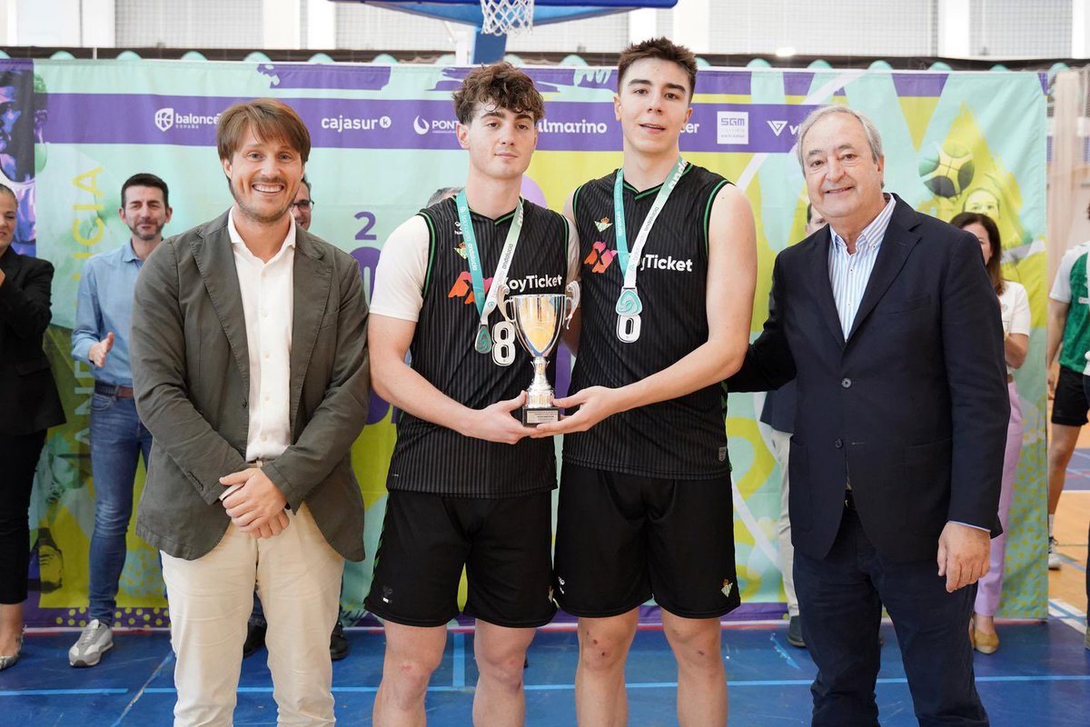 BetisBasketAcad's tweet photo. 🔝Gran actuación de nuestros Juniors en #CADEBAJM2024
¡Seguimooos! ¡Mucho Betis! 💚🤍💚 https://t.co/0DeOv4ZqQV
