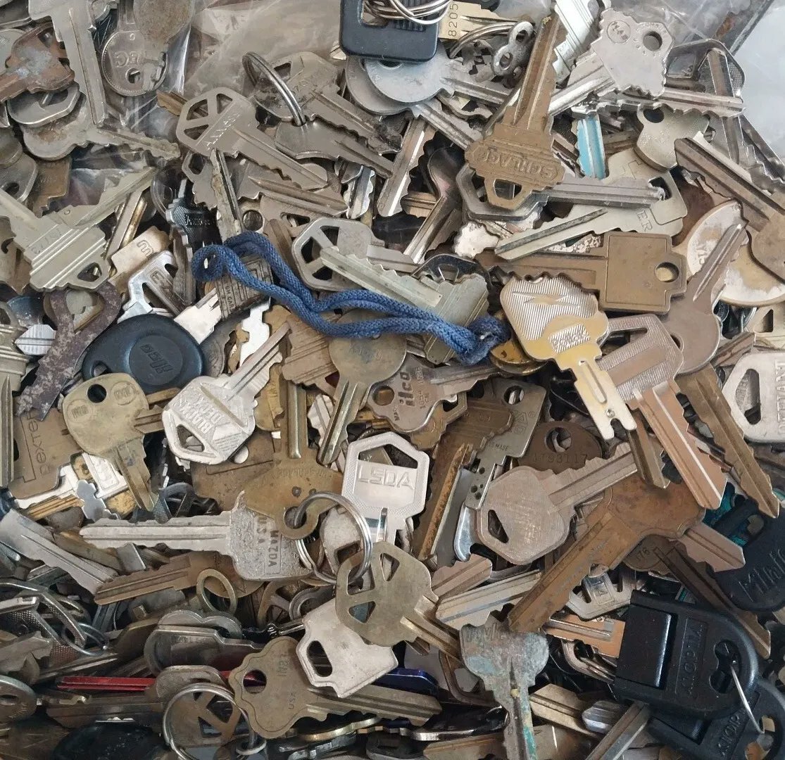 KEY APPEAL!! 🔑🗝️ We need your unwanted keys for one of our recycling projects!!! But we need A MILLION keys, which sounds like a lot, until you think of how many you have lying around at home... DONATE THIS WEEK - we’ll trade VIP coffee vouchers for your scrap keys!