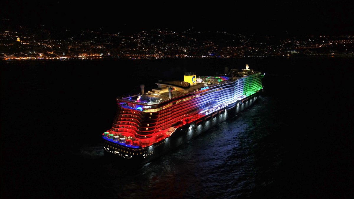 Da oltre 75 anni le navi <a href="/costacrociere/">Costa Crociere</a> portano nel mondo l’eccellenza italiana. In occasione della #GiornataMadeInItaly2024 la compagnia proporrà una serie di eventi a bordo di #CostaSmeralda, nave portabandiera del gusto e del design italiani. 

costapresscenter.com/costa/profile-…