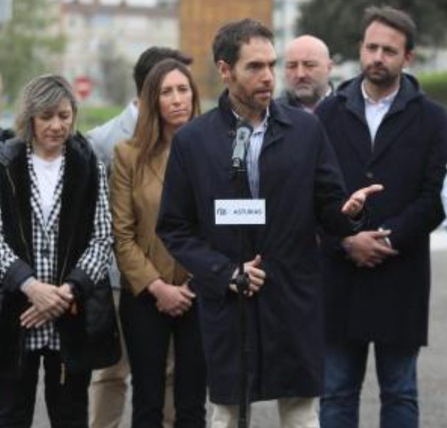 El Partido Popular tiene que enviar desde Madrid al 'transfuga' Sergio Sayas para que explique en Asturias lo que no saben hacer sus diputados asturianos. En fín . . .