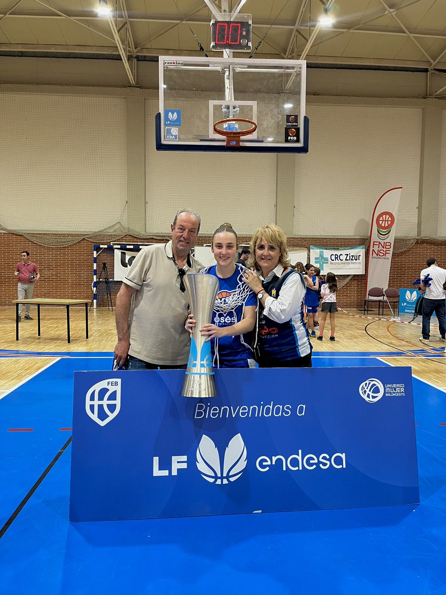 Anna Prim tweet media