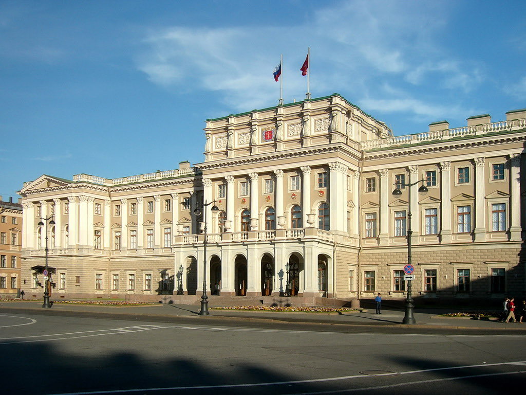 NotAHandyGuy's tweet photo. Saint Petersburg is the second largest city of Russia behind Moscow. The city is famous for its so-called "white nights", this means that the daylight stays even at night. The nights are due to the special location of the city and occur during the time of midsummer. （1/3） https://t.co/We3JSPrqe7