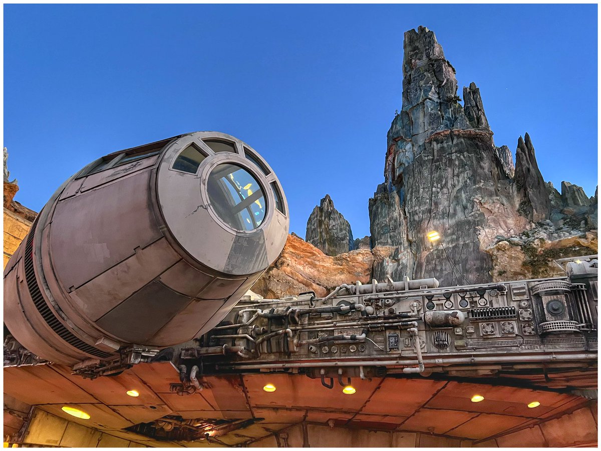 Good morning ☀️ people! Post a pic below that you took with your iPhone.
#iphone #iphoneography #potd #photooftheday #starwars #hollywoodstudios #galaxiesedge