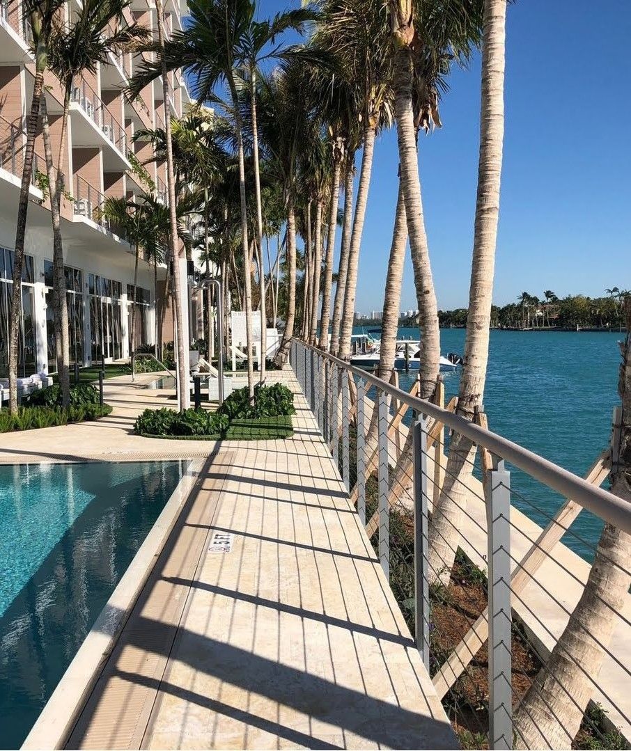 Greet the new week at our palm tree surrounded paradise. buff.ly/2RQ1wVF

#grandbayharbor #gbbmoments #nomondayblueshere #miamibeach #palmtrees #Intracoastalwaterway #waterviews #miami