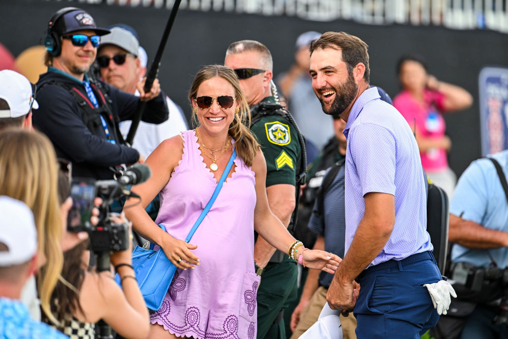 Scottie Scheffler says that golf will soon be the fourth priority in his life when he and wife Meredith welcome their first child.

His faith, baby and wife, and then golf.

READ: outkick.com/sports/scottie…