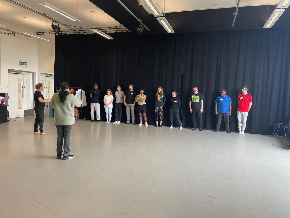 It's the first day of #LeapBeforeYouLook and we are THRILLED to get everyone in the room together. 

Excited to see what these brilliant Idiots cook up this week!