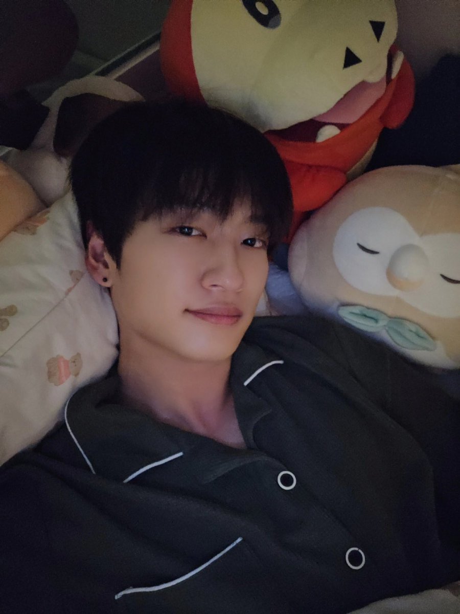 OmegaX_members's tweet photo. [#OX]

오늘 하루도 고생했어💜💚

#OMEGA_X #오메가엑스 
#태동 #TAEDONG https://t.co/wbJyNF5Sd9