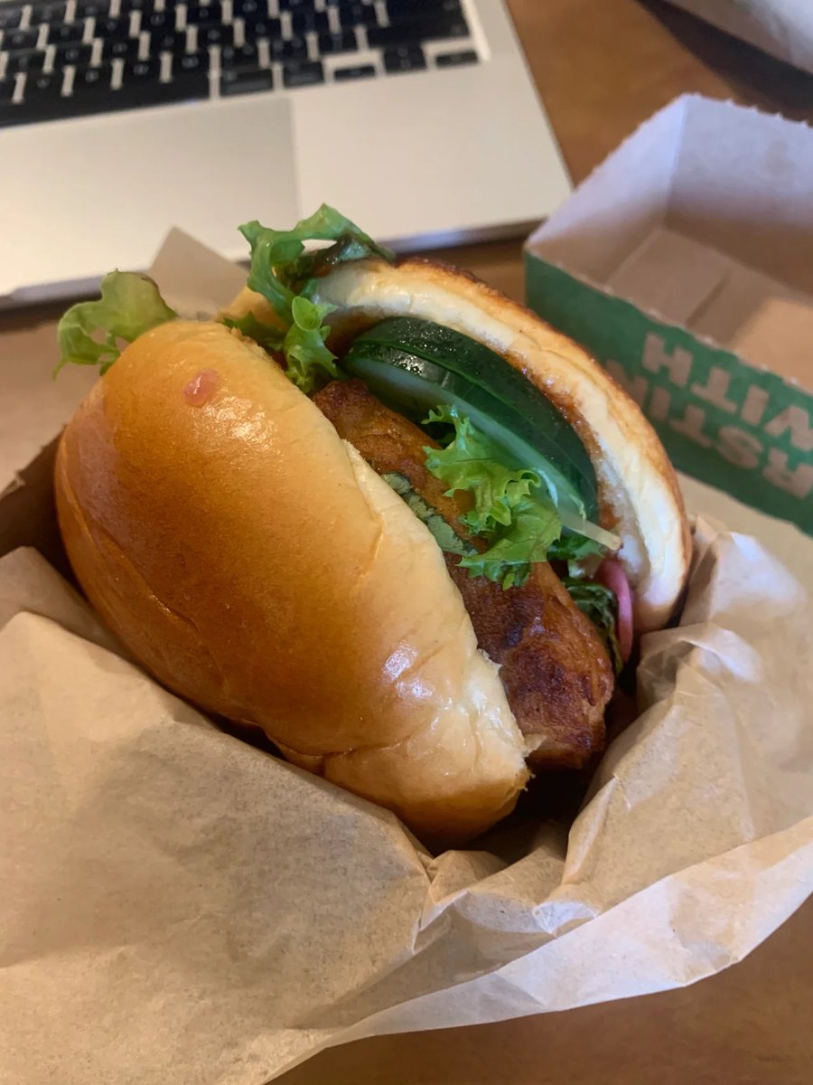 filbertotr's tweet photo. In the hustle of work, don't forget to indulge in the pleasure of a good meal 👩‍💻🍔 https://t.co/XCTeZoqhtP
