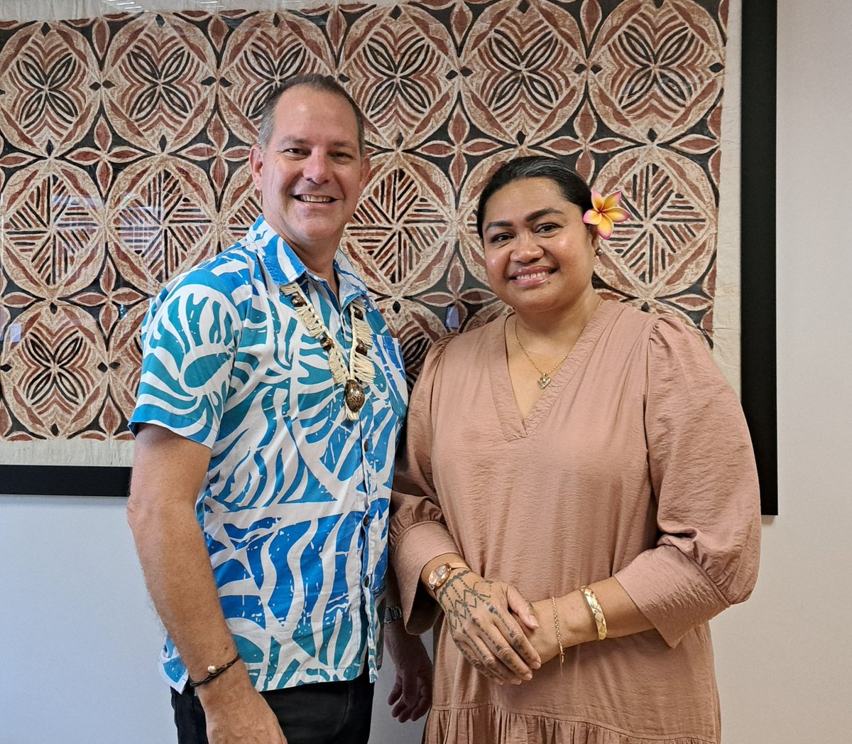 RD Leituala Kuiniselani Toelupe Tago paid a courtesy call on DG of @spc_cps Dr Stuart Minchin recently. The meeting focussed on partnership geared towards enhancing conservation efforts and sustainable development in the Pacific region. 🌏🌿🤝 #IUCN #SPC #Partnerships