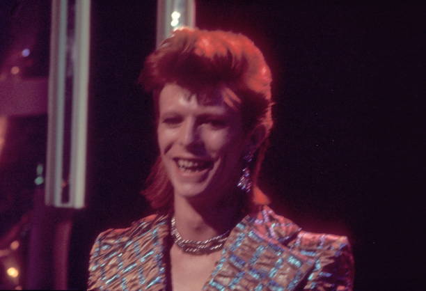 David Bowie on BBC TV Top Of The Pops (1973)