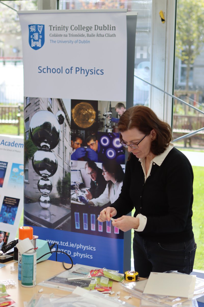 Our #Physics300 week is kicking off today in our marquee outside the Fitzgerald building. Open Mon-Thurs from 1-2 pm, and 3 -5 pm for this week. Event details at tcd.ie/physics/300/pr… @tcddublin @ambercentre @IOP_Ireland @TrinityResearch @tcdalumni