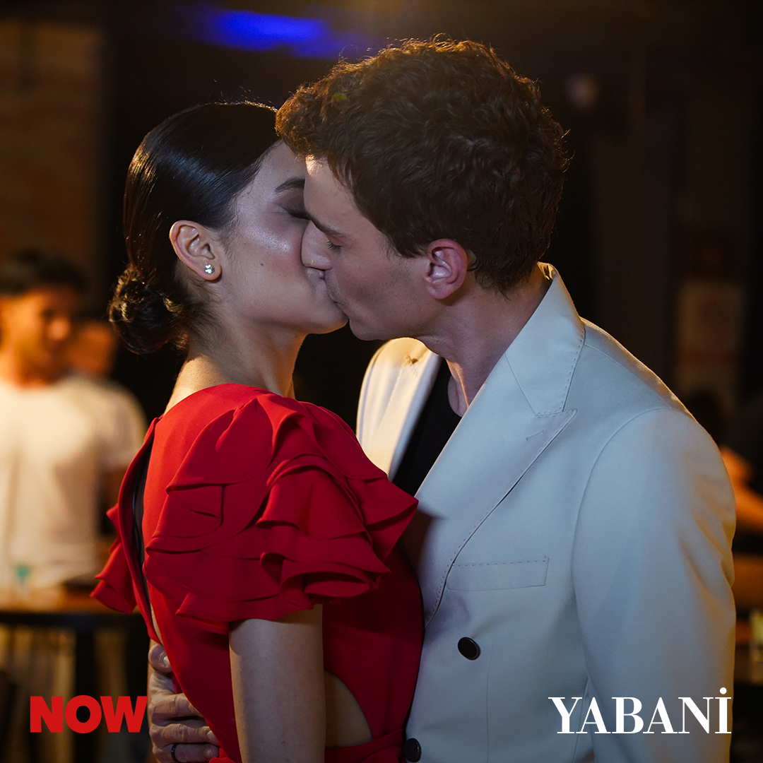 yabanidizisi's tweet photo. Bu fotoğraflar kalbimizin ritmini değiştirdi! 
#AsLaz 🖤

#Yabani yeni bölümüyle Salı 20.00’de NOW’da.

@nowtvturkiye @bertanasllani @rojbinerdn https://t.co/Z07R4U415y