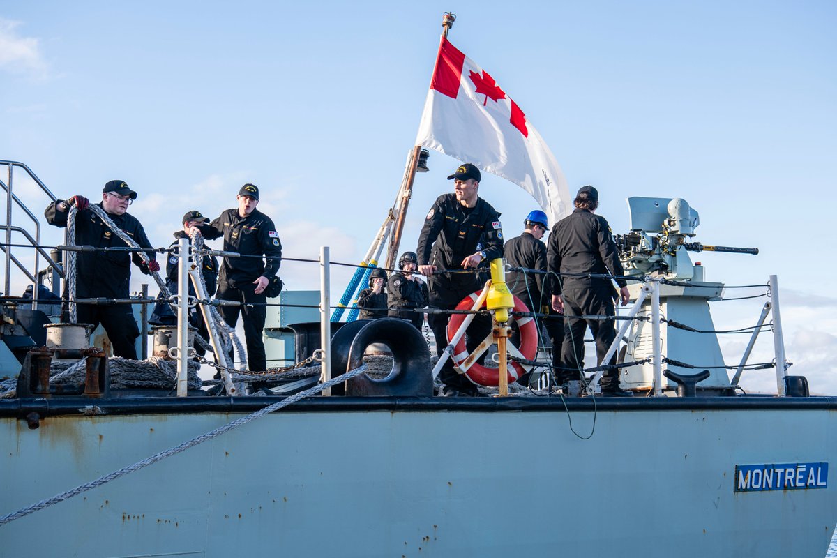 #HMCSMontréal departed on a 6-month deployment in the #Indo-Pacific region, on #OpHorizon. Montréal sails with 247 sailors, soldiers, and aviators, including an air-detachment and a CH-148 Cyclone Helicopter with the call-sign, Strider. #HelpLeadFight