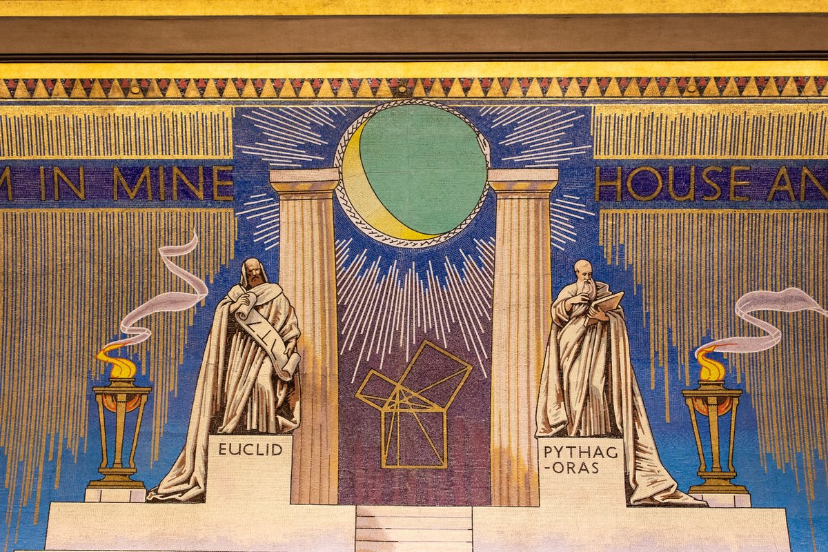 Here is a close-up of the mosaics on the western side of the #GrandTemple ✨

Here, Euclid and Pythagoras flank two Doric pillars standing on either sides of the 47th Proposition of Euclid, the symbol worn by a Past Master of a Freemasons' Lodge.

#Freemasons