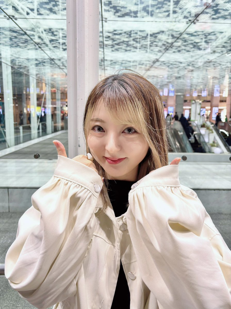 VelCrown_'s tweet photo. 川崎 路上ライブ終了🎊
本日もありがとうございました🎈🎈

配信はアーカイブが残っています！
ぜひご覧下さい📽

本日のセトリ
・RPG／VelCrown
・残響散歌／Aimer
・炎／LiSA
・unlasting／LiSA
・往け／LiSA
・VOYAGE／VelCrown

#VelCrown  #MaNAE #路上ライブ https://t.co/4UUAjuxaHI