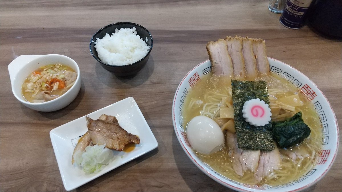 hiro08250609's tweet photo. #守谷
 #麺処春の風 

うまーい✨👏😍 https://t.co/PUuMiEgPhh