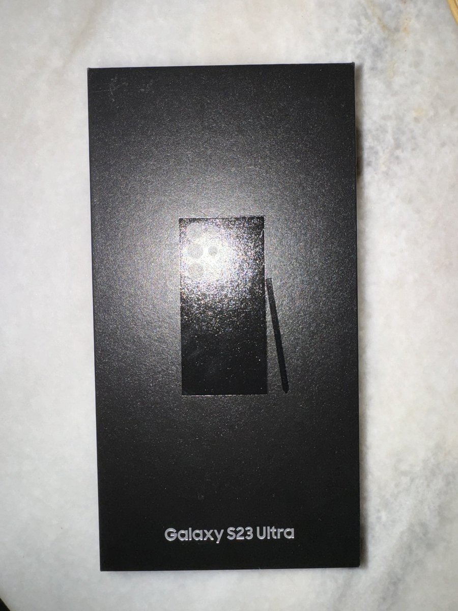 syafiqxuel's tweet photo. Hi guys! Aku nk letgo SAMSUNG S23 ULTRA.

Baru pakai 3 bulan.
Condition 10/10. 
Open price RM3K. Boleh nego. 
Serious buyer boleh dm 👌🏻
(included charger and kotak)

Reason jual: beli phone baru. https://t.co/3qTiLFBs3u