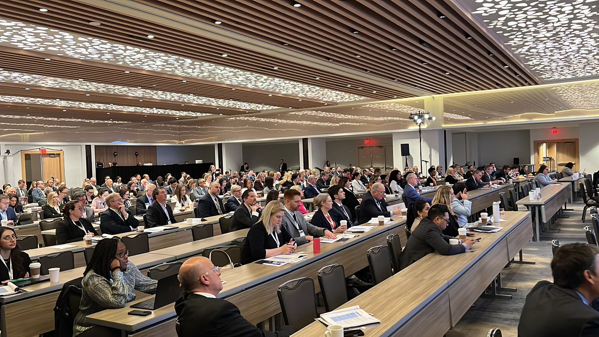 A lot of exceptional Hill Day vets in this room. They're prepping for congressional visits tomorrow where they'll be ready to speak on behalf of patients, surgeons, and the ACS. #ACSLAS24