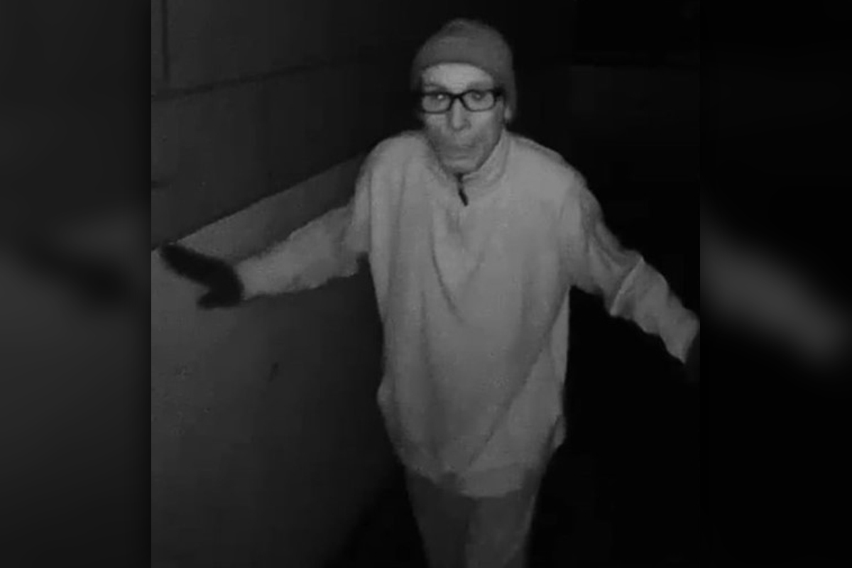 #APPEAL | Ref. 24000189087 | We are releasing a CCTV image of a man we would like to speak to following reports of someone trying door handles in #Ripley. The incidents happened in the early hours of Monday 1 April. More here: orlo.uk/RtdNT