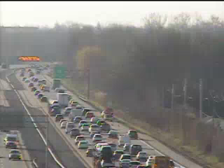 Updated #Amherst I-90 West & I-290 East #TrafficAlert - earlier accidents Thruway west before the inbound 33 on ramp and the 290 east near Main Street have both been cleared from the right shoulder - residual delays continue back before Sheridan Drive