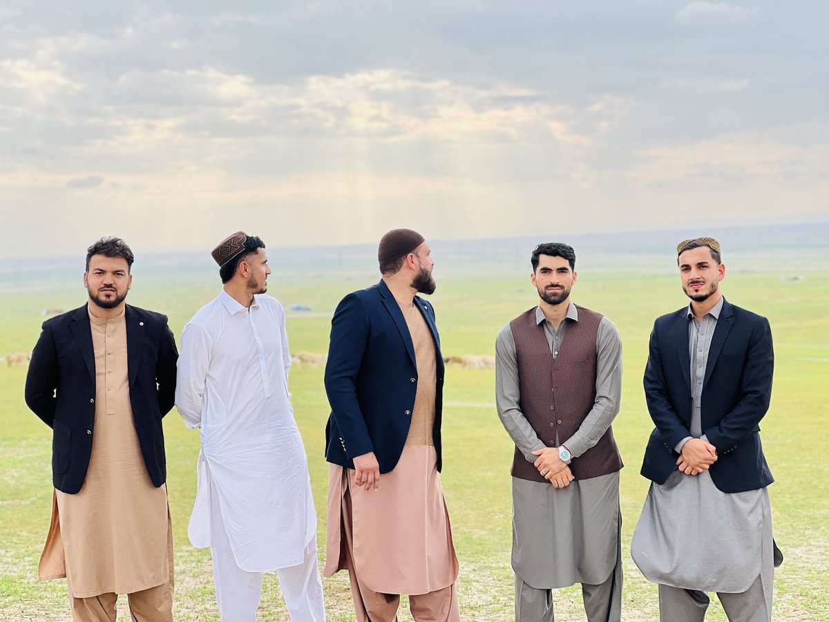 Mujeeb_R88's tweet photo. ښکلی دی❤️
د هېواد شمالي ولایتونو ته مو سفر وکړ، له طبعي ښکلاوو او د هېوادوالو له مینې او مېلمه پالنې مو خوند واخیست.

مننه چېرمن صاحب میرویس اشرف چې زموږ مېلمه پالنه او عزت مو‌وکړ!

هېواد کې دې سوله تل پاتې وي.      @IZadran18 @Ahmadziast @MirwaisAshraf16 @Zia22Akbar https://t.co/YctlsfksHU