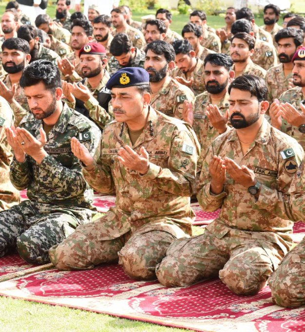 Saluting the exemplary leadership of our Pakistan Army Chief, who embodies courage, dedication, and unwavering commitment to our nation's security and prosperity #محمدی_سپہ_سالار