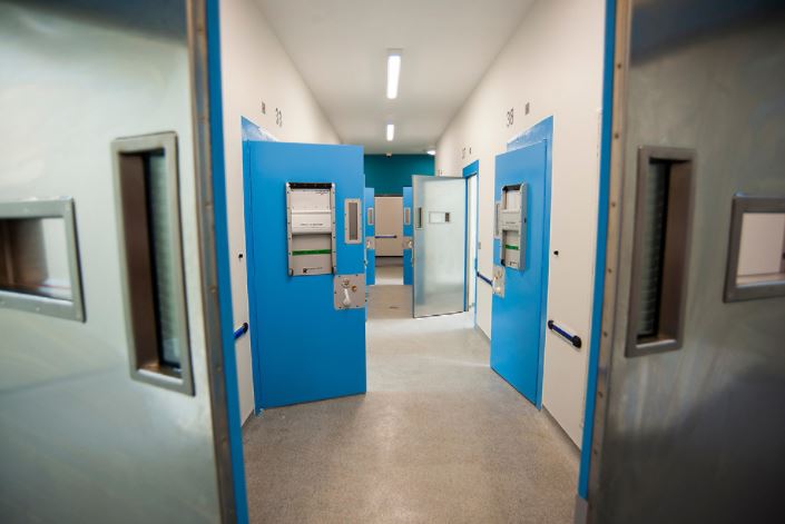 NE_ROCU's tweet photo. 🚔Four suspects have been charged after a series of high-value burglaries across the #NorthEast 

A complex operation was led by #NEROCU officers with support from @northumbriapol, @StaffsPolice &amp;
@WMPolice &amp; has now resulted in four people being charged. https://t.co/riV1jMWejV