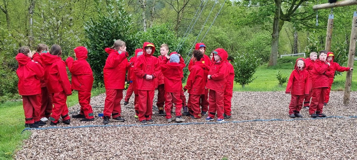 HighLeghPrimary's tweet image. Fed, unpacked, kitted out, and raring to go! 🧗🌧 #class4 #pettypool