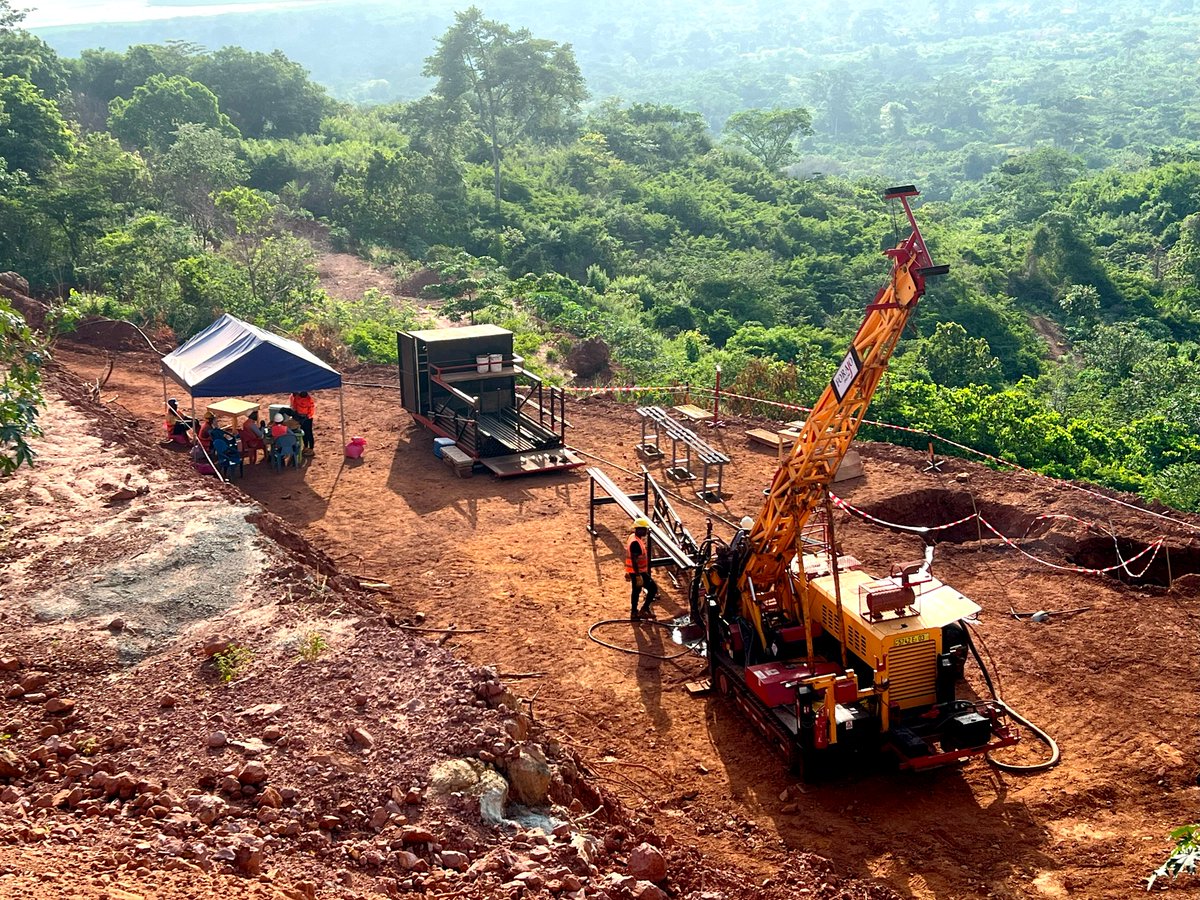 KoboResources's tweet image. The first phase of our 2024 diamond #drillprogram (~4,000 - 5,000 m) is well underway our #KossouGoldProject.

Our goal is to rapidly advance the #RoadCutZone, #JaggerZone, and #KadieZone by identifying the structures and controls to gold mineralisation at these key targets. $KRI