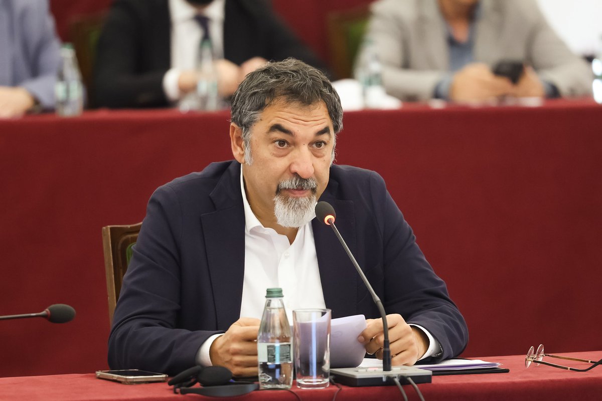 bledicuci's tweet photo. Në mbledhjen e Grupit Parlamentar të Partisë Socialiste ku diskutuam për axhendën e javës parlamentare dhe projektligjet që do të shkojnë në seancën e ditës së enjte. #PS🌹 #VetëmPërpara➡️🇦🇱 https://t.co/KFrBlorIhZ