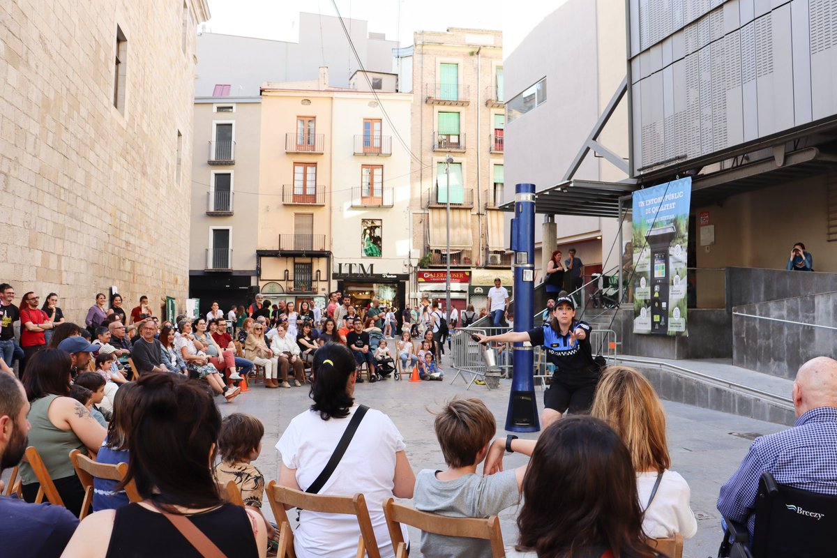 🎉 La Ponent FEST omple novament la plaça de la Catedral amb una trentena d’entitats de l’Economia Social i Solidària!

De nou, el teixit cooperatiu de Ponent ha mostrat la seva vitalitat i empenta amb una #PonentFEST2024 amb gran afluència de públic! 🙌🏼

ponentcoopera.cat/ca/b/blog/pone…