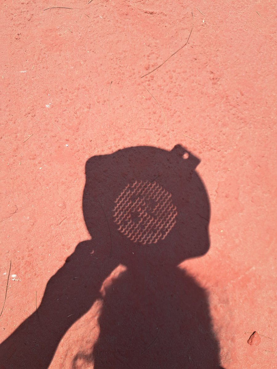 Here’s a cool way to make astronomical use of a sieve! #MPSGoettingen scientist Sonia Cornejo-Patino witnessed last week’s #SolarEclipse2024 as a partial eclipse in Mexico and took these pictures. Thanks for sharing this idea of a multiple-pinhole camera! @maxplanckpress