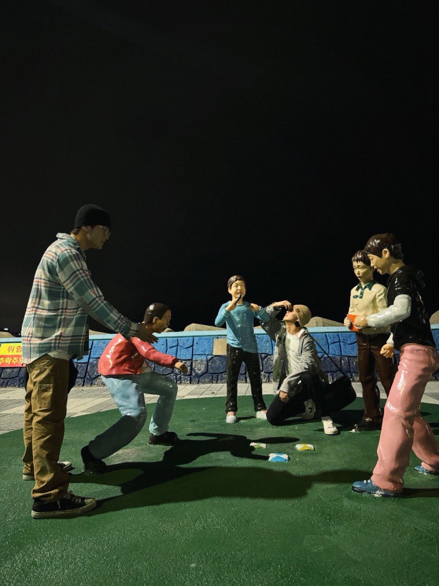 2mkhc's tweet photo. 마크해찬이 위기를 극복하는 법 https://t.co/5lBZ5s792L