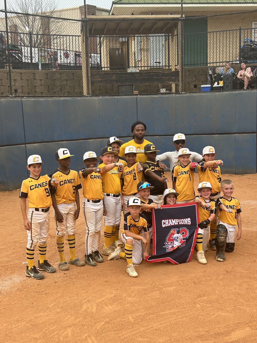 1lilsantana's tweet image. 5-0 for the weekend bringing home the 42 classic championship 💪🏽  @6riccWorld #canesbaseball #OutworkEverybody😤