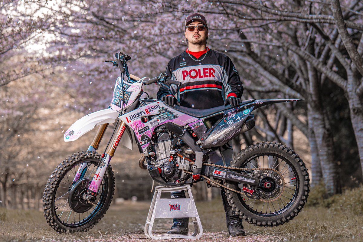 daichieharafmx's tweet image. 桜と俺🌸🔥
#桜 #お花見 #fmx #RT #リバチ
