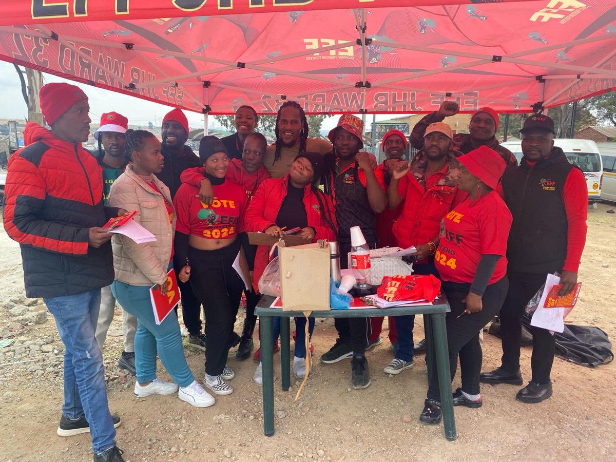 Today we are working at Ward 32, Sub-Region E, Greater Alexandra at Klipfontain View VD, we are 20 in total and each is expected to bring 60 members on the canvassing sheets and one new member who filled the membership form!
We will never tire, the ball is in the 18 area! #EFF!!!