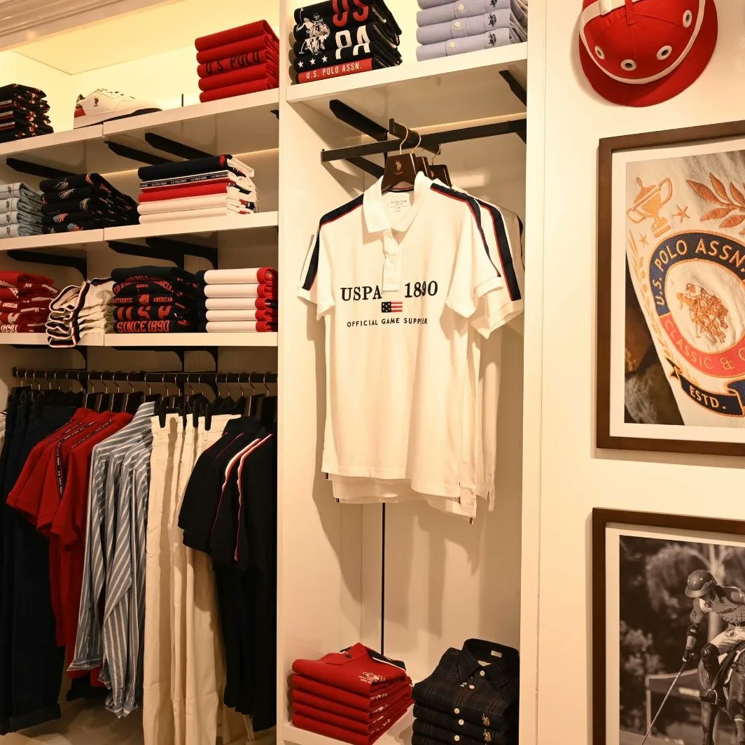 VivaGoaOnline's tweet photo. U.S. Polo Assn. India CEO Amitabh Suri shares brand's vision.

Read the full article in the latest issue of Viva Goa Magazine. Pick your copy from the nearest supermarket/bookstore today!

#VivaGoaOnline #sports #heritagebrand
#lifestylesports #storelaunch #Goa https://t.co/FunqWTkQtn
