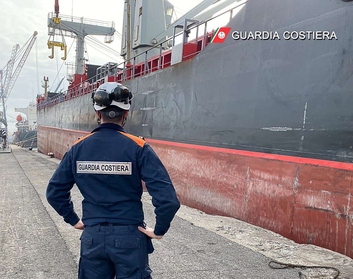 guardiacostiera tweet picture