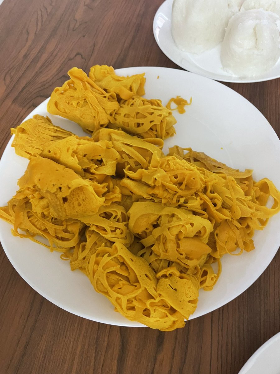 dinkckm's tweet photo. Balik kerja td aku terus masuk dapur nk cuba buat roti jala.. tapi tulaa. Rasa lepas ni aku order je kot. Hahaha https://t.co/ZUEgWFnhhC