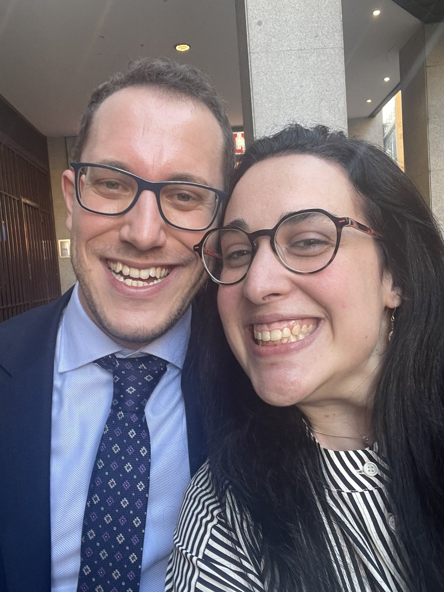 lvicensserra's tweet photo. Un nuevo doctor en el mundo, no sólo en química sinó en hacer feliz a aquellos que le rodean @A_Esteban94 https://t.co/Cynr9dvrnD