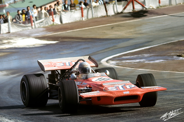 #MarioMonday April 19th, 1970 #SpanishGP @MarioAndretti starts 20th, finishes 3rd,his first #F1 Podium. A terrific @F1Photo Bernard Cahier photo showing the track, the car & Mario's helmet covered in fire extinguisher dust. @AndrettiGlobal @jim_knipe @neetally @PeterMDeLorenzo