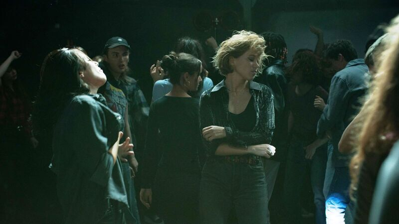 nadreviews's tweet image. The Beast is unforgettable. Bertrand Bonello wraps the intense fear of love with ambitious science fiction. Léa Seydoux and George MacKay are fantastic as lovers who reconnect across time, while a palpable danger is ready to pounce. A muddled but hypnotic journey to get lost in.